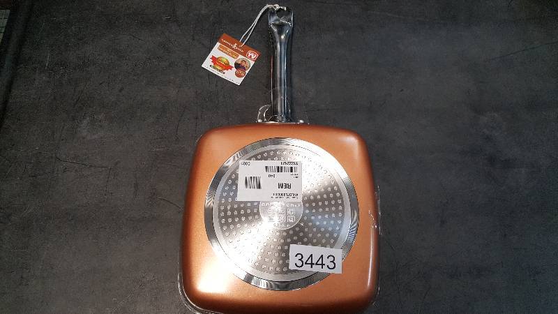 lot 3443 image: Copper Chef 9.5 Square Nonstick Aluminum Pan