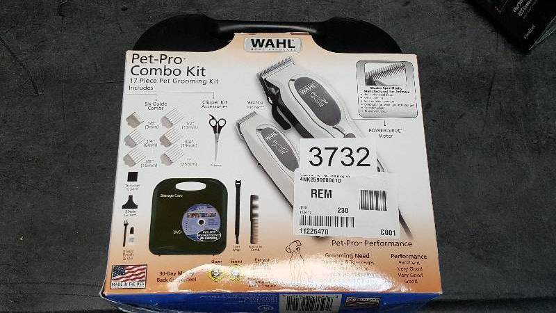 lot 3732 image: Wahl Pet Pro 17-pc. Grooming Kit