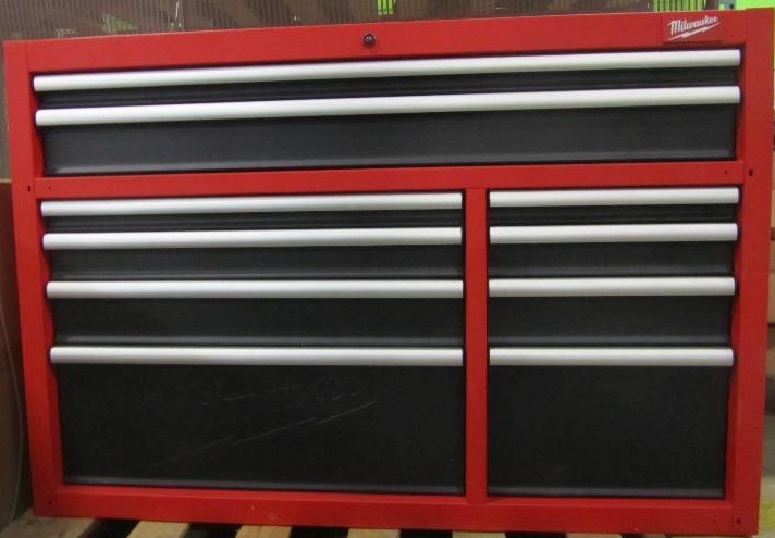 lot 1 image: Milwaukee 46 in. 10-Drawer Roller Cabinet Tool Chest