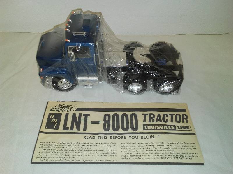lot 67 image: AMT LNT-8000 Tractor Louisville Line Truck Semi T504 with instructions.