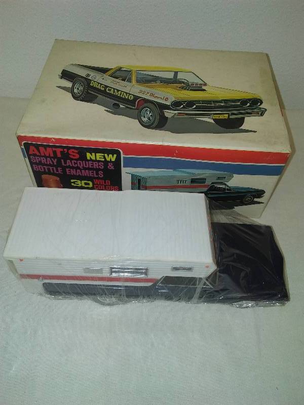 lot 44 image: AMT 65, 1965 Chevy Chevelle EL Camino Camper Topper T 268 assembled with box