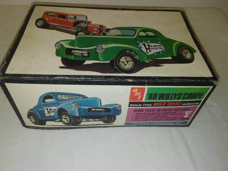 lot 71 image: AMT 1940 Willys Coupe and 32 Ford, 2 car kit,