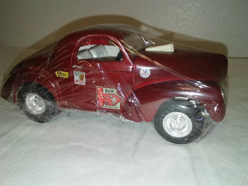 lot 137 image: Hot Rod Gasser Style, assembled