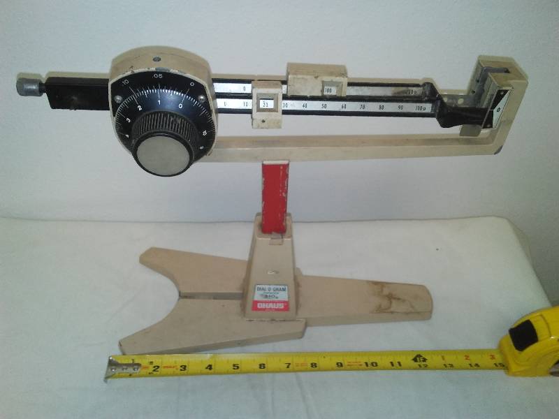 lot 23 image: Olhaus Dial a gram Scale