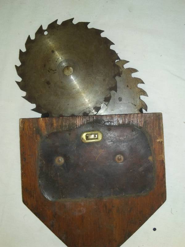 lot 33 image: Saw Blade Accessories, Carlton 21.75 chain bar circular saw blade holder