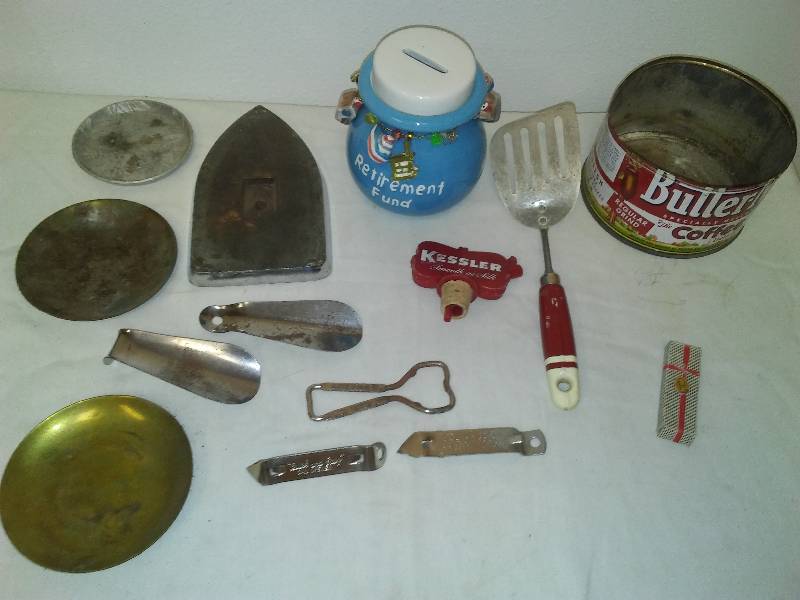 lot 61 image: Vintage pocket knife, bottle openers, Butternut can and more