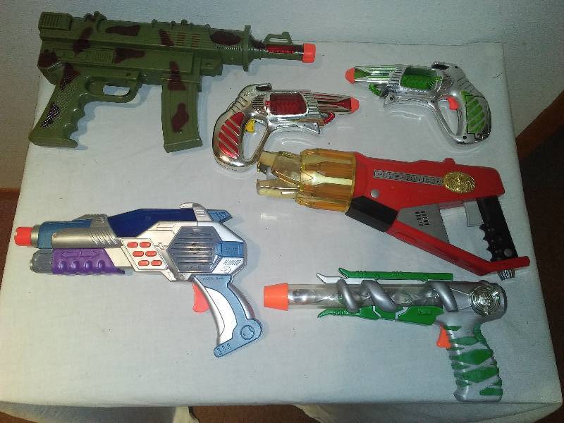 lot 129 image: Toy Guns  Power Ranger, Power Gear