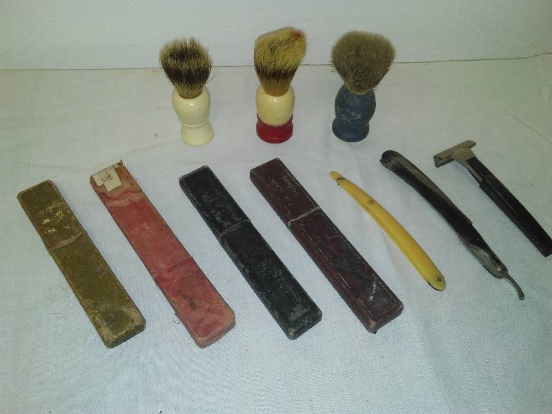 lot 95 image: Vintage Shaving Brushes and more