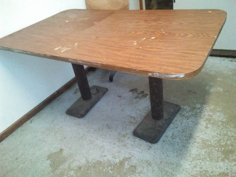 lot 22 image: From one hunters man cave to yours Table 60 x 36 x 3