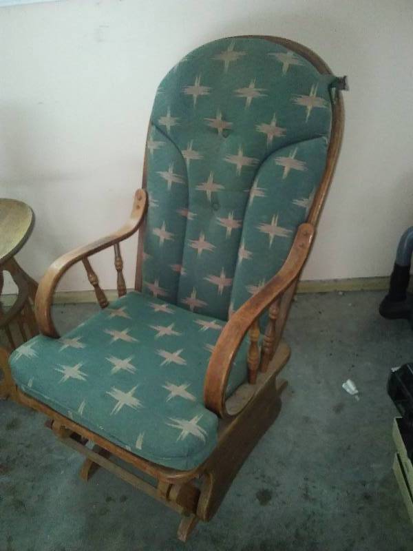 lot 30 image: Wood Glider, Great Condition