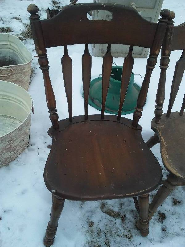 lot 35 image: Vintage wood chairs (3) Maple