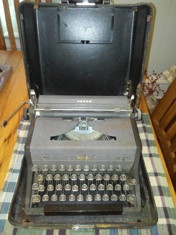 lot 41 image: Vintage Royal Arrow Typewriter, Circa 1940.