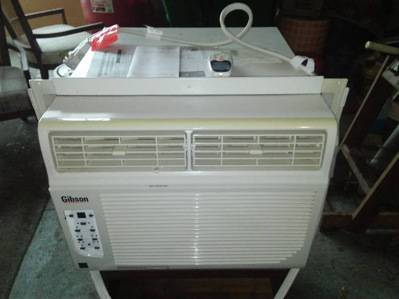 lot 15 image: Gibson 12,000 BTU AC Unit with remote