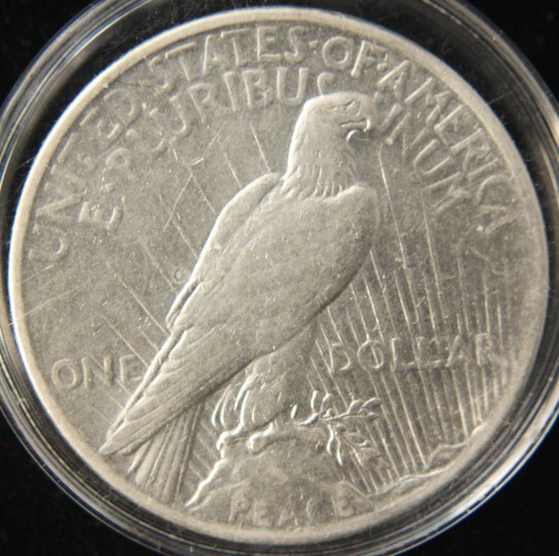 1925 PEACE SILVER DOLLAR IN AIRTITE HOLDER