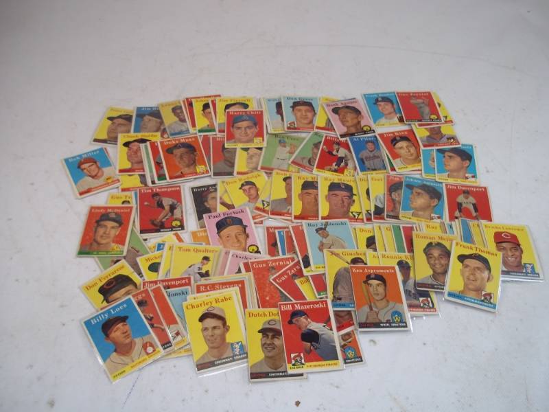 lot 7 image: 100 plus 1958 Topps Baseball Cards