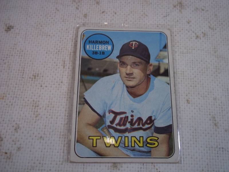 lot 102 image: 1969 Topps Harmon Killebrew