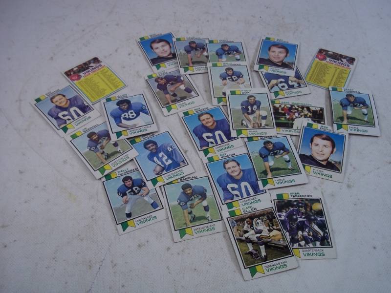 lot 111 image: 24 Plus 1973 Topps Vikings Cards