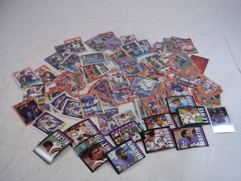 lot 115 image: 1980s Vikings Football Cards  100 Plus