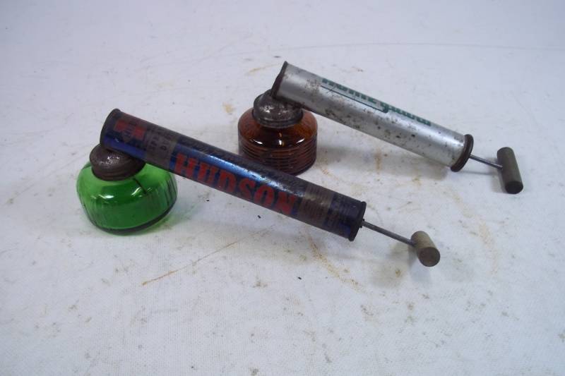 lot 130 image: 2 Vintage Sprayers Dusters