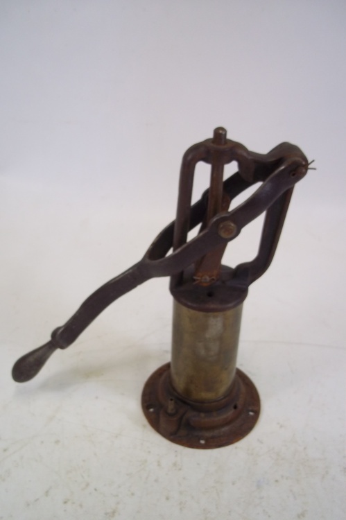 lot 131 image: Vintage Air Pump