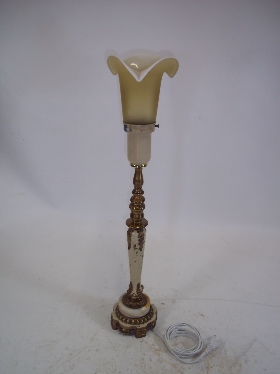 lot 149 image: Lamp with 3 way switch