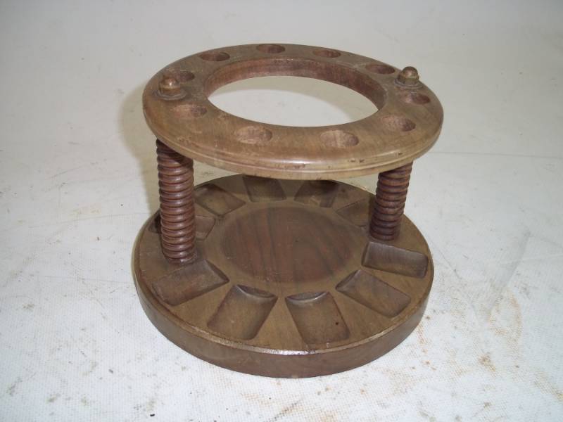lot 151 image: Pipe Stand