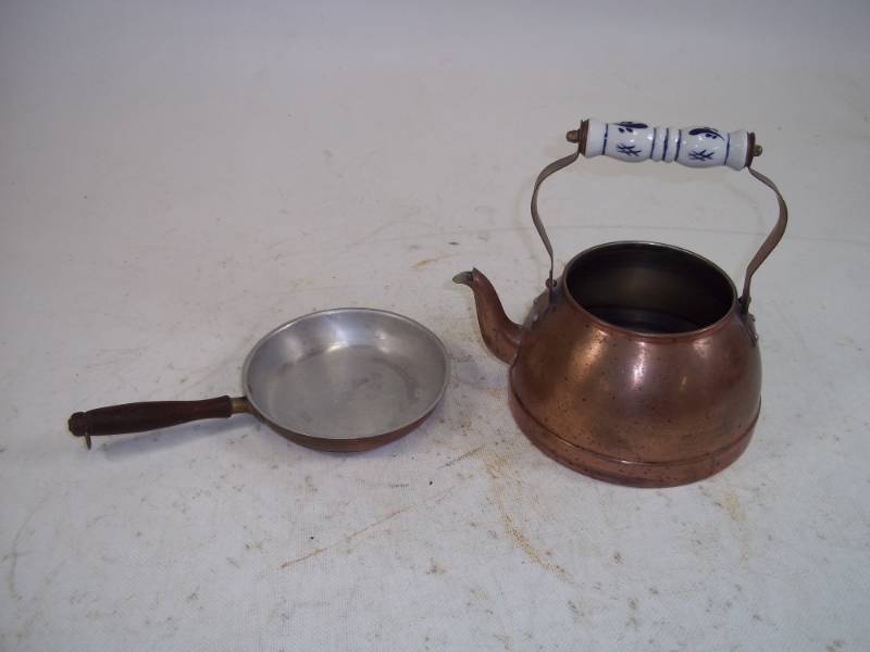 lot 153 image: Copper Teapot and pan