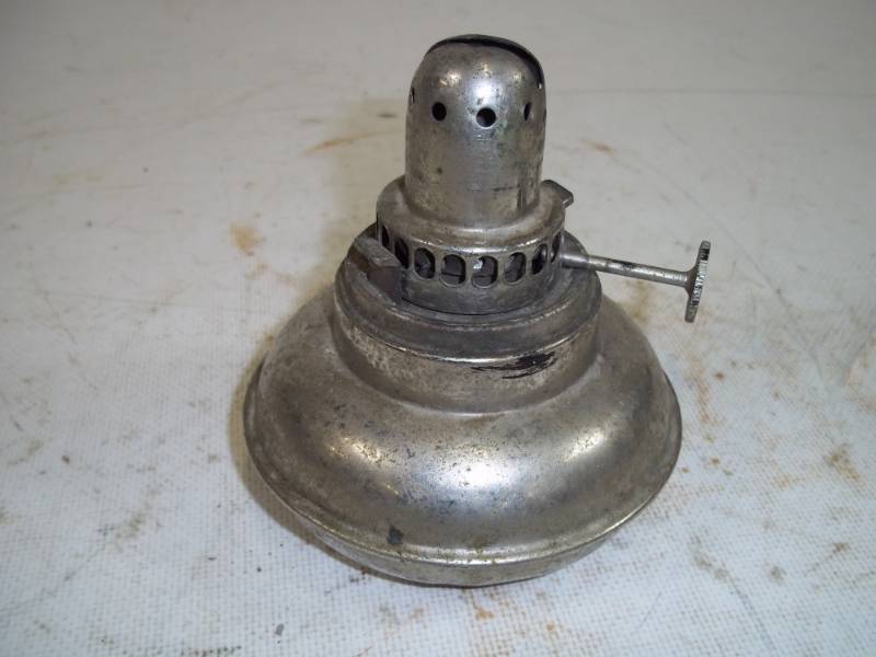 lot 154 image: Kerosene Lamp