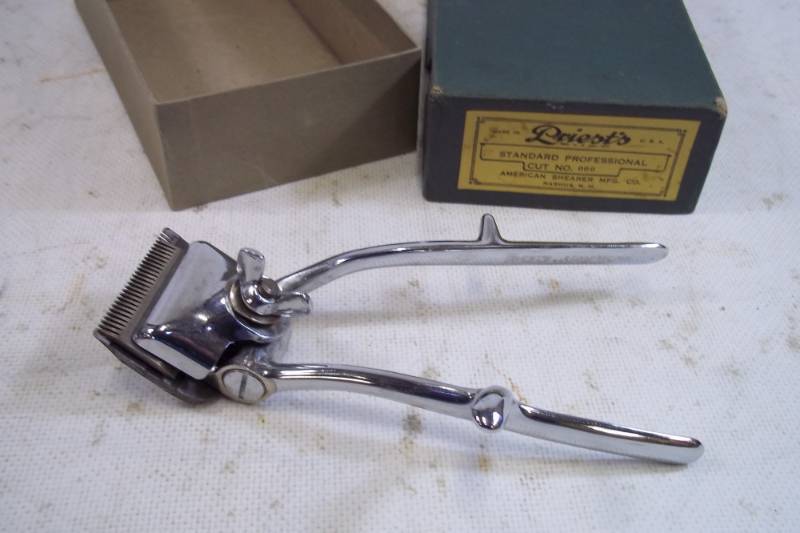 lot 179 image: Vintage Shears with original box