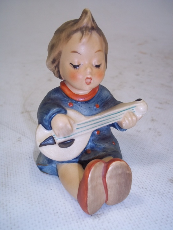 lot 35 image: Vintage Goebel Hummel  Joyful  1960s