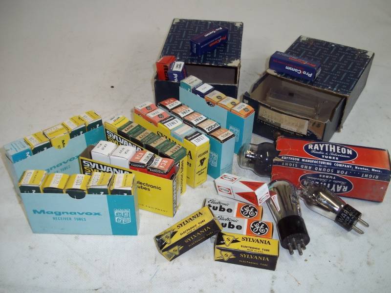 lot 41 image: Vintage Vacuum Tubes and Electronic Supplies