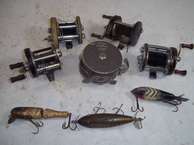 lot 49 image: Vintage Fishing Reels and Lures