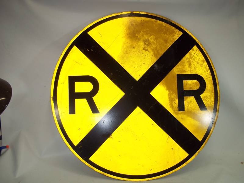 lot 52 image: Retired RR Sign 36
