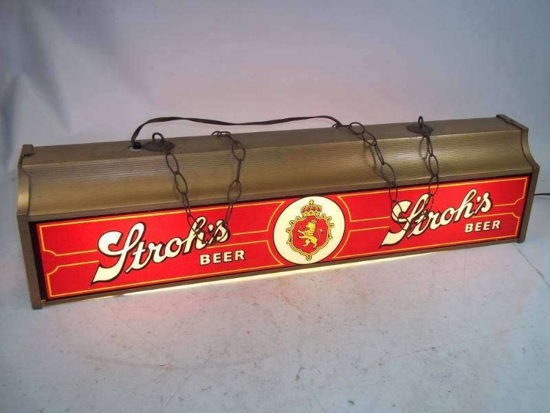 lot 53 image: Strohs Beer Billiards  Pool Light