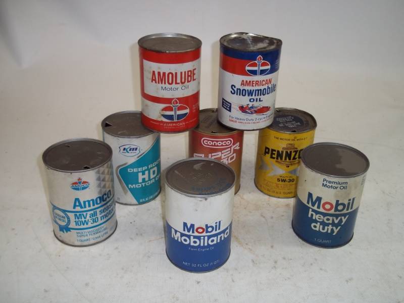 lot 60 image: Motor Oil Cans