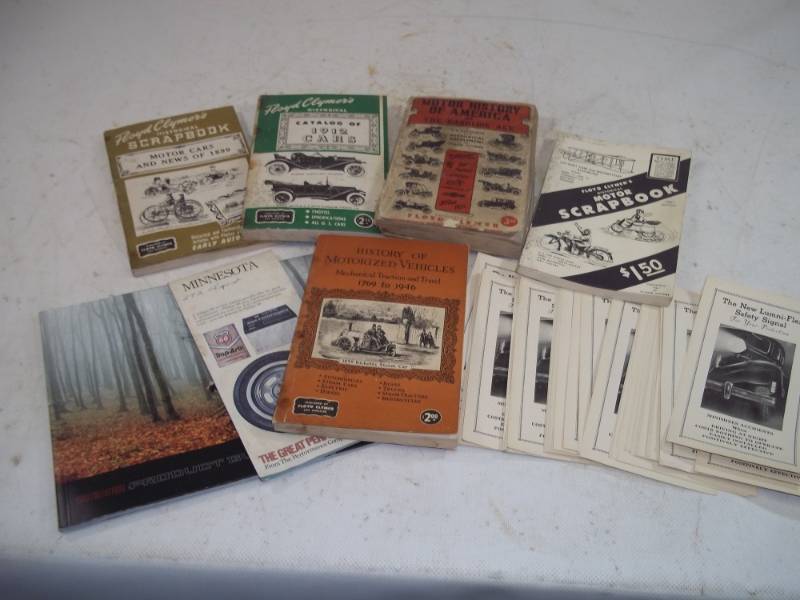 lot 83 image: Floyd Climers Vintage Auto Books and other paperwork
