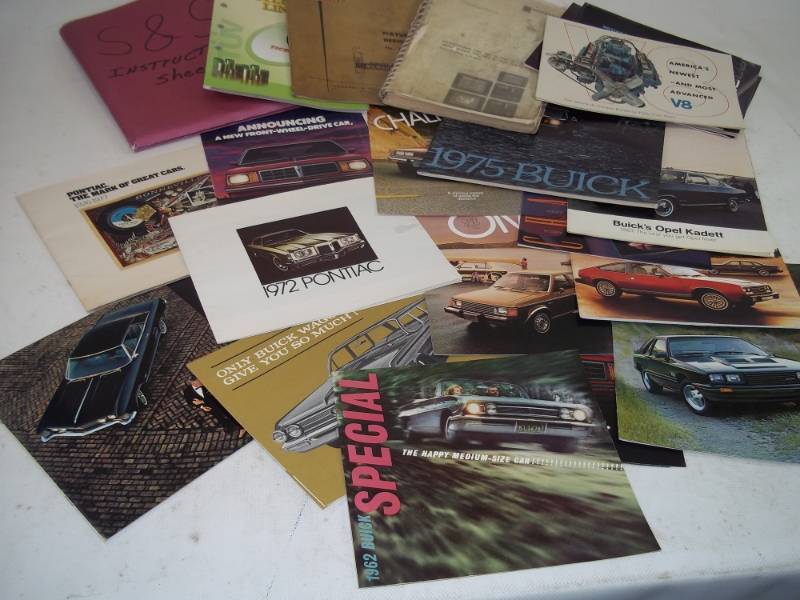 lot 84 image: Vintage 1960s and 1970s Auto Brochures and other paperwork