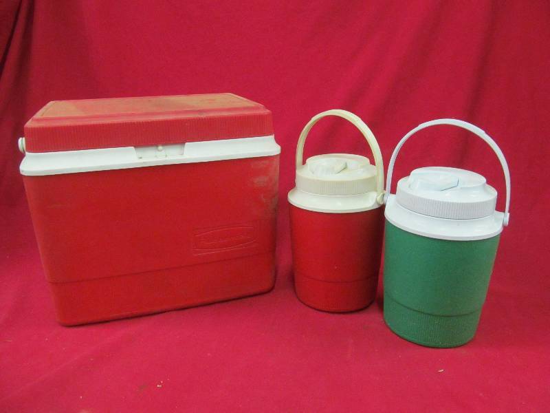 Rubbermaid cooler