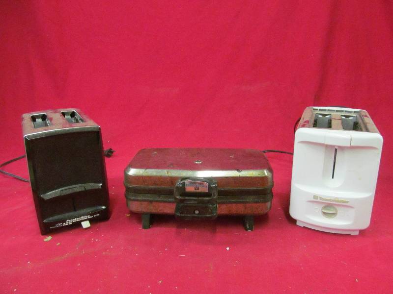 vintage Vitantonio Belgium waffle iron toasters