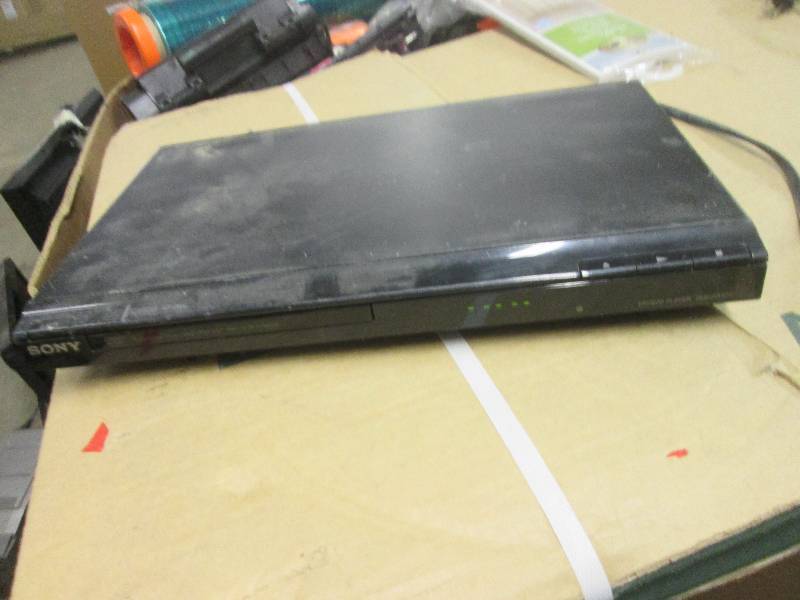 sony dvd player powers on ...
