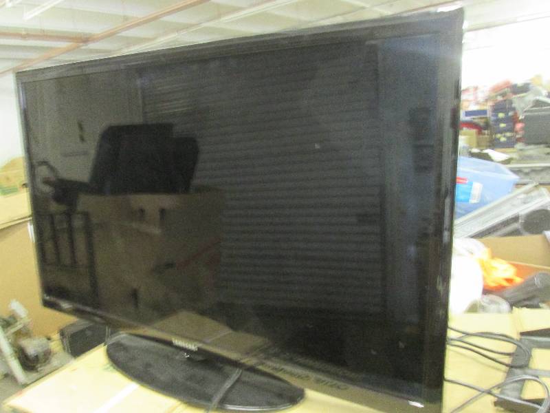 Samsung 40 t.v tested and works ...