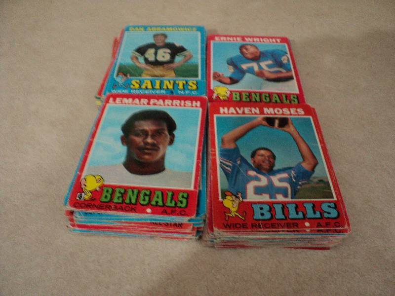 97 football cards from 1970 season...
