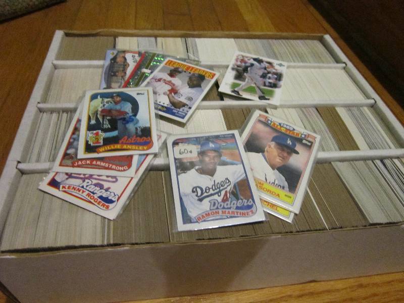 Box of assorted baseball cards...