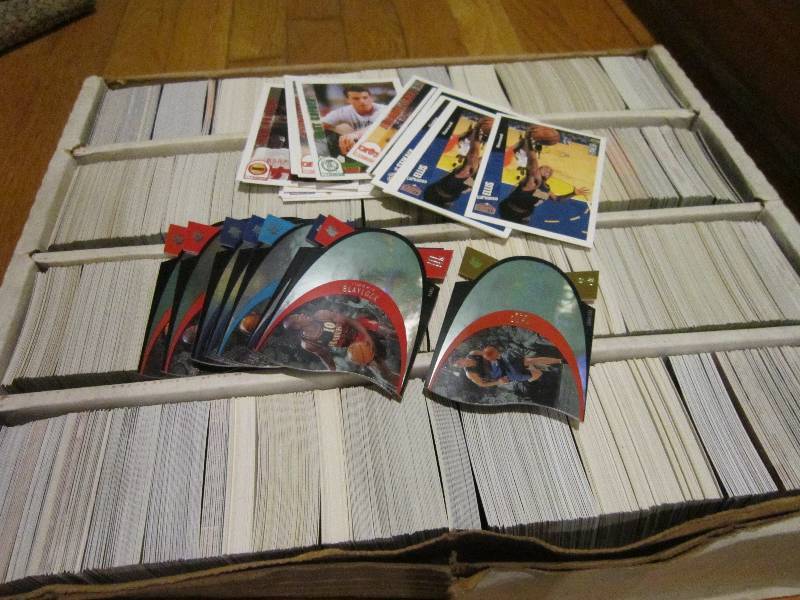 Box of basketball cards, assorted...