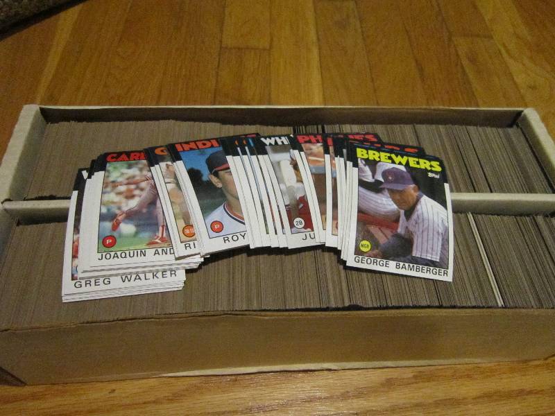 Box of 1986 Topps baseball cards...