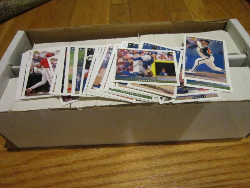 Box of 1992 Upper Deck Baseball car...