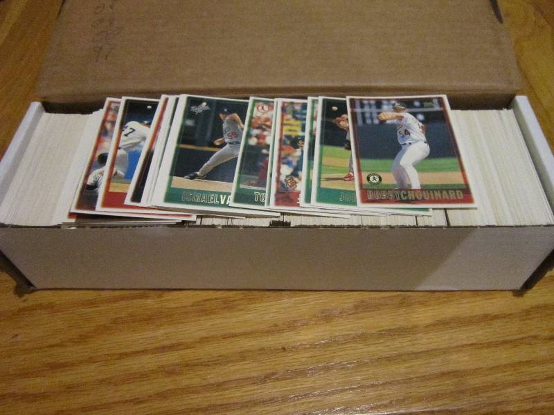 Box of 1997 Topps baseball cards...