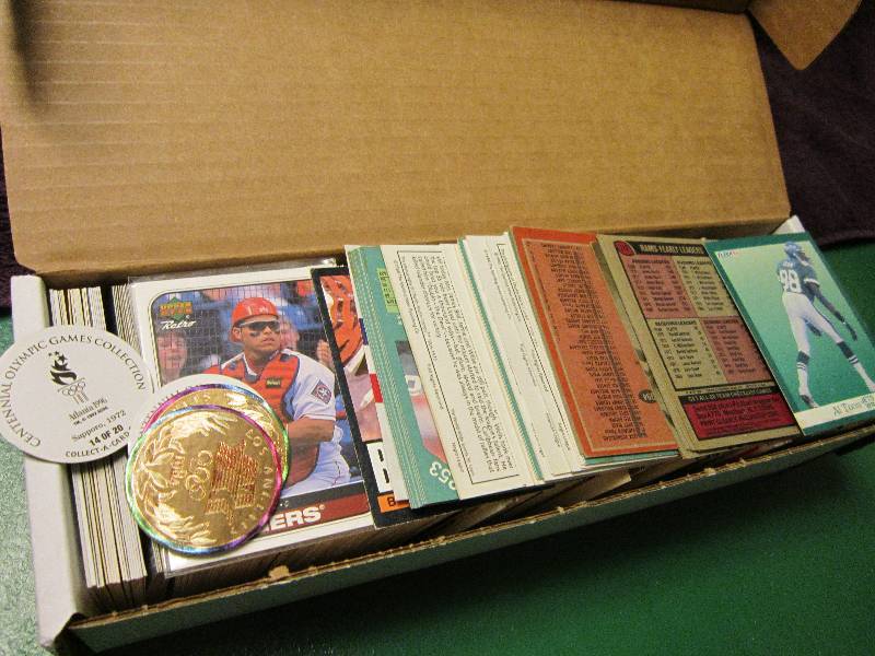 Box of mixed sports cards...