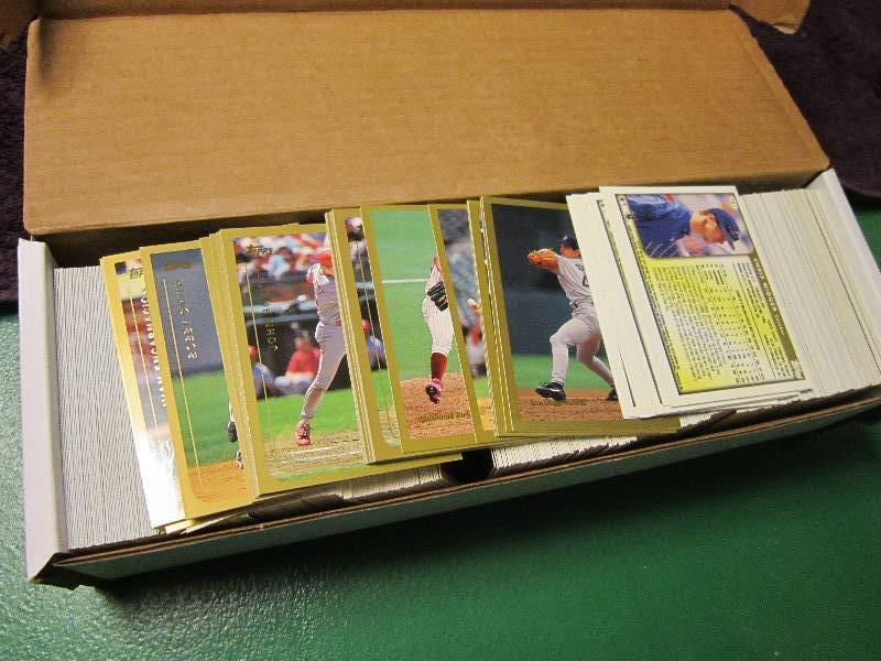 Box of 2000 Topps baseball cards...