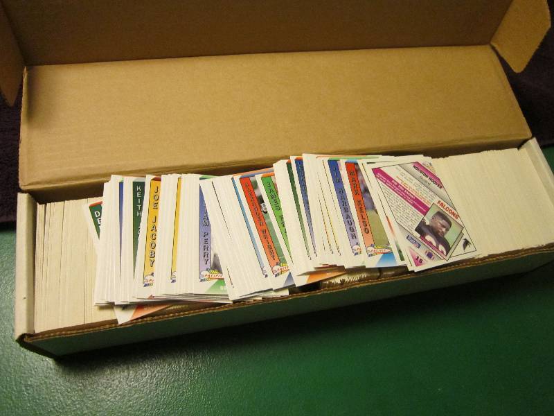 Box of 1991 Pacific football cards...
